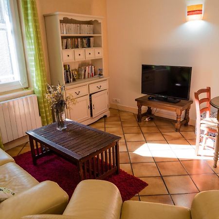 Maison Agreable En Centre Historique Saint-Cere Luaran gambar