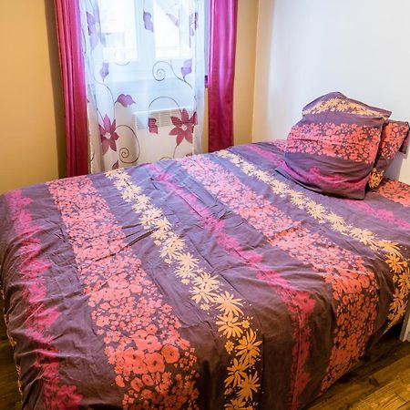 Maison Agreable En Centre Historique Saint-Cere Luaran gambar
