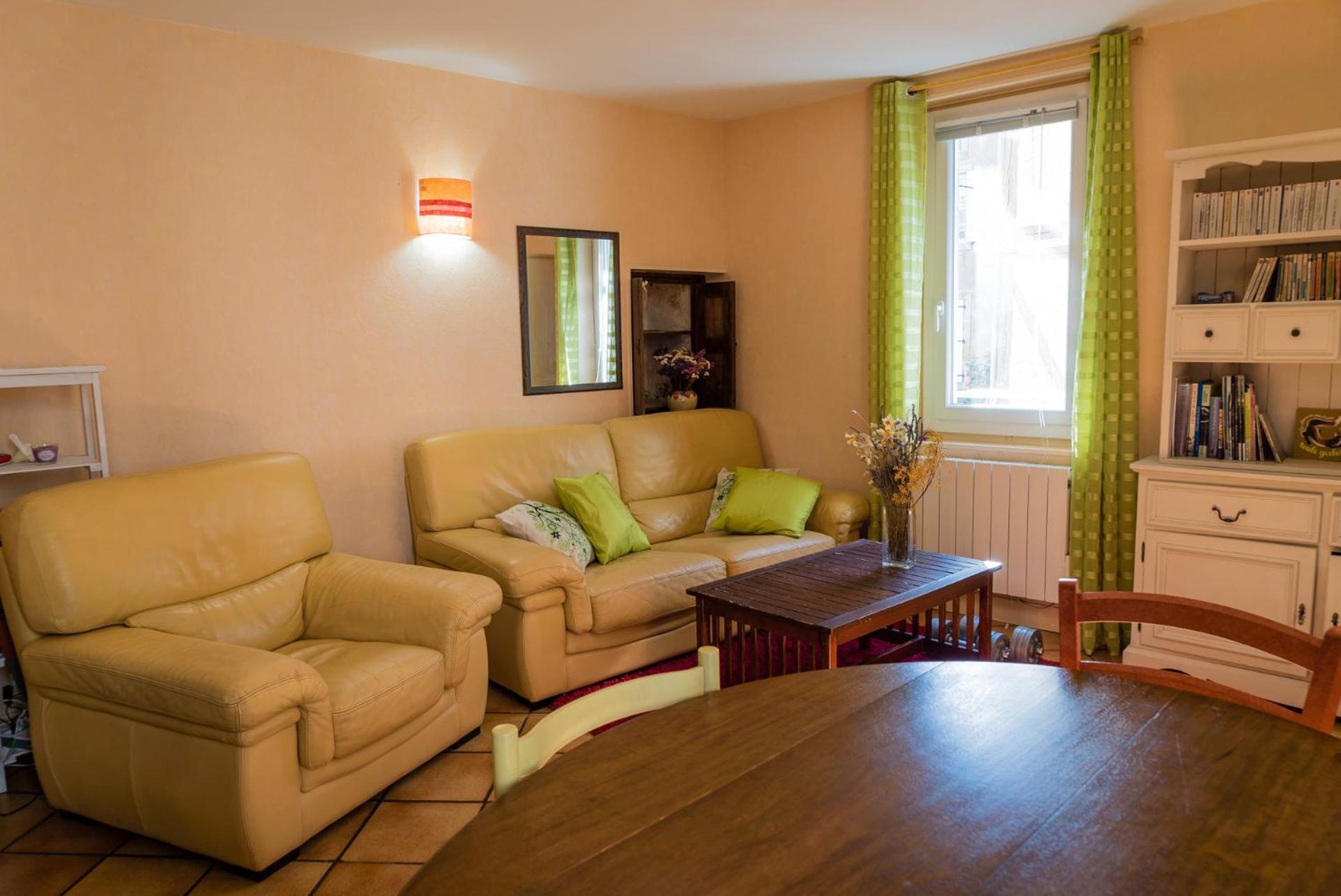 Maison Agreable En Centre Historique Saint-Cere Luaran gambar