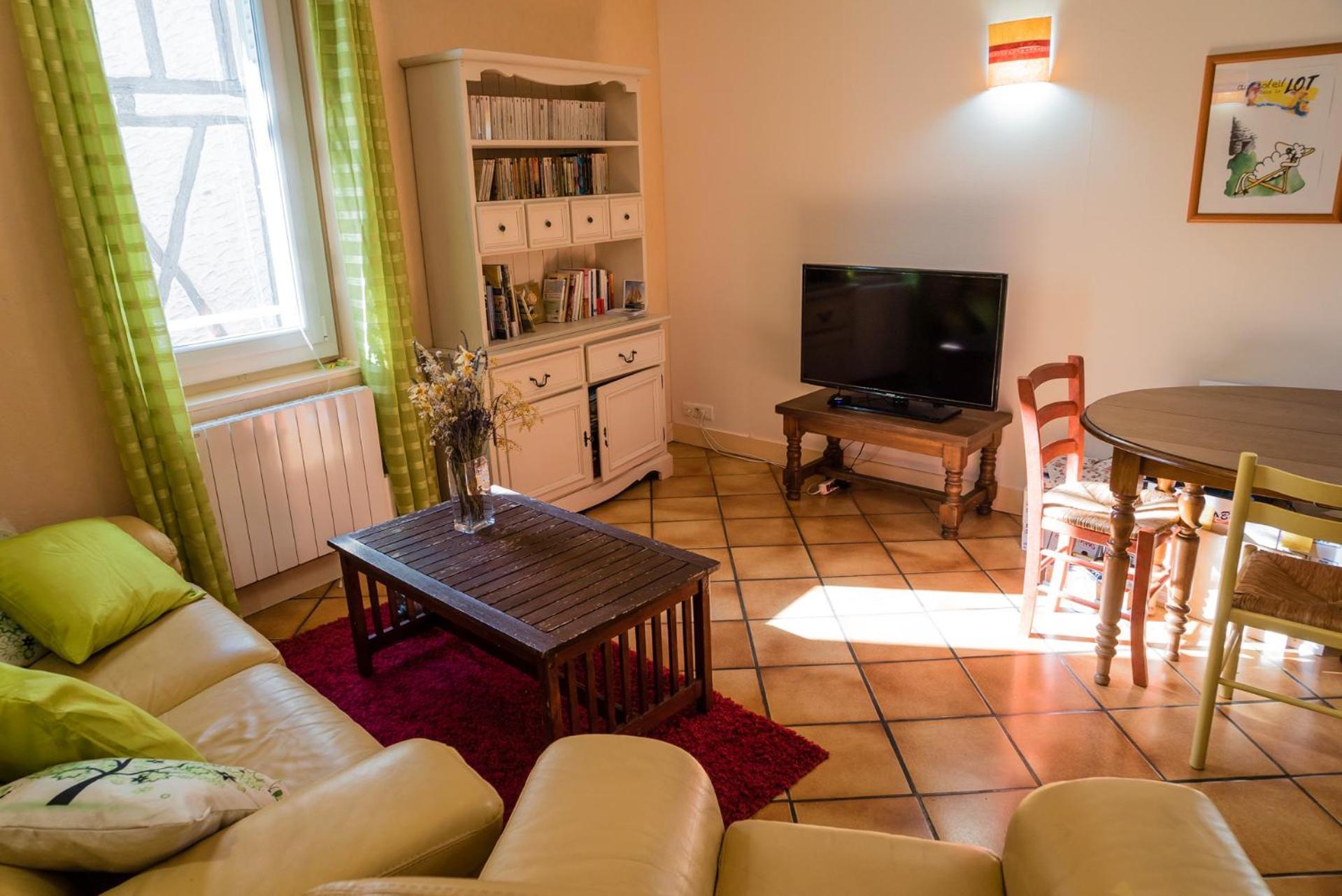 Maison Agreable En Centre Historique Saint-Cere Luaran gambar