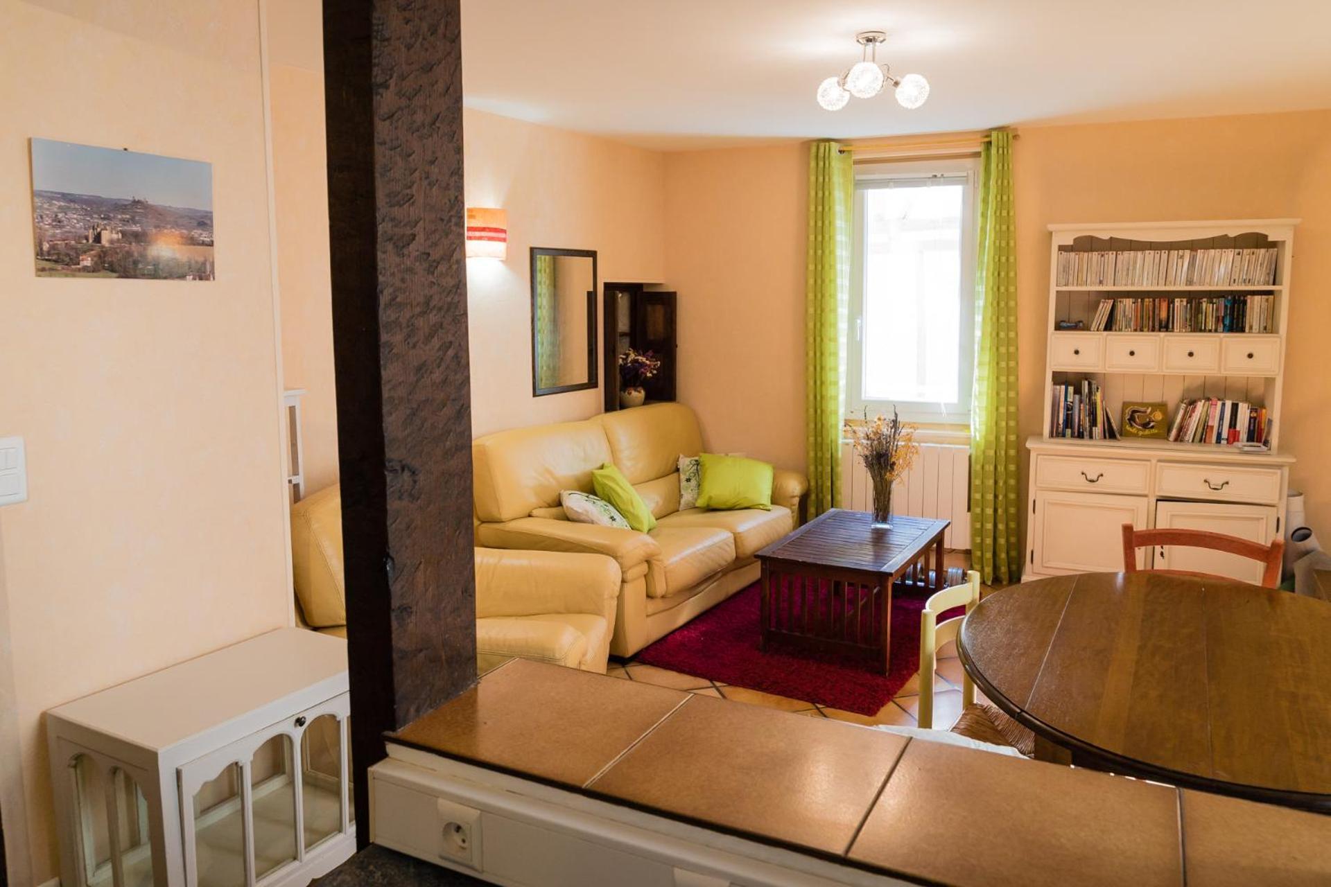 Maison Agreable En Centre Historique Saint-Cere Luaran gambar