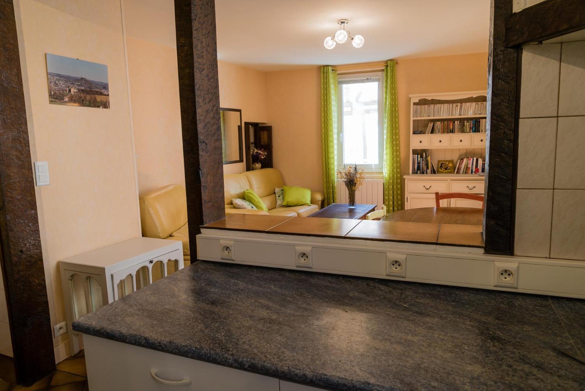 Maison Agreable En Centre Historique Saint-Cere Luaran gambar